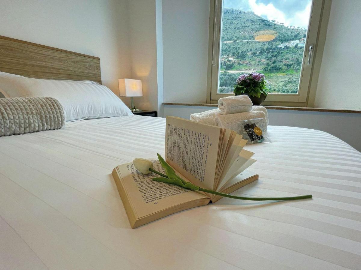 Suite Altamarea "Sea View Studios" Castellammare del Golfo Kültér fotó
