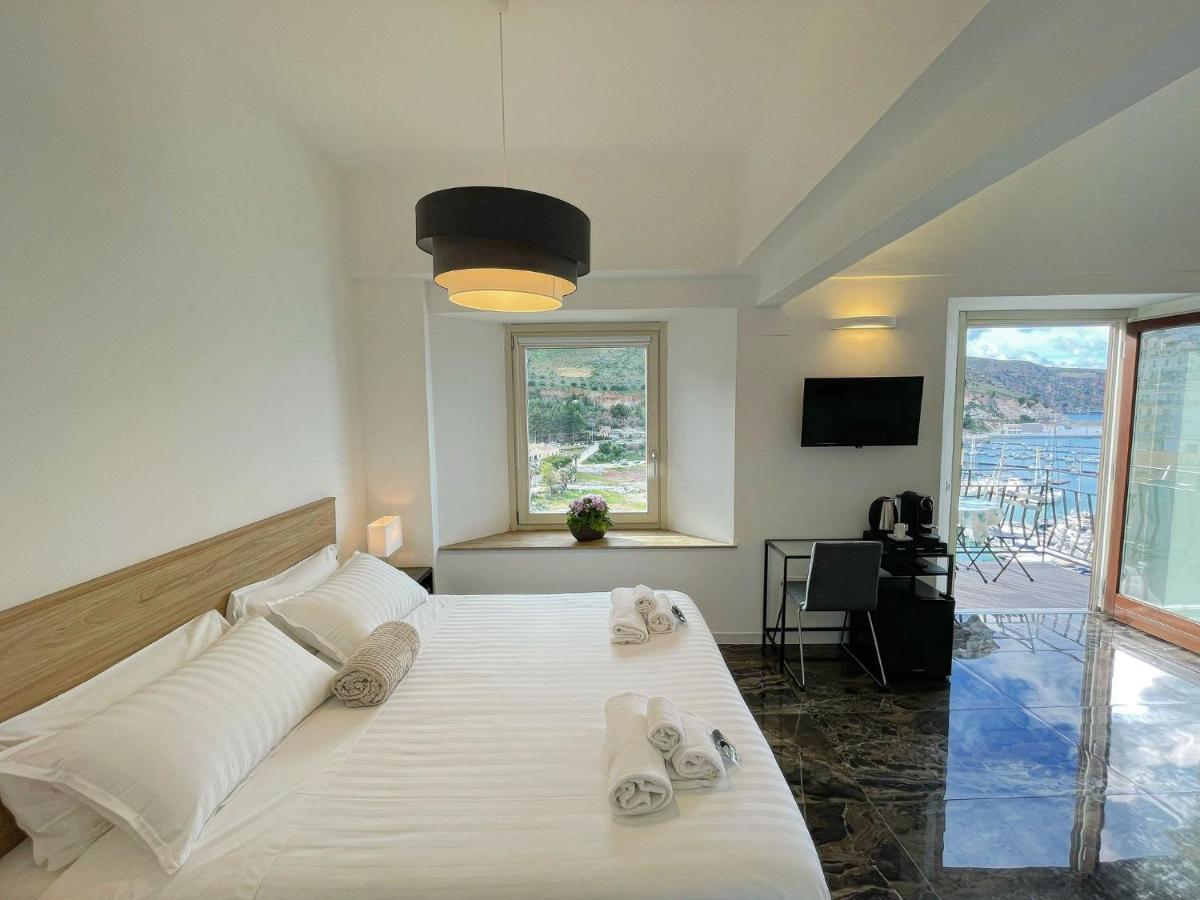 Suite Altamarea "Sea View Studios" Castellammare del Golfo Kültér fotó