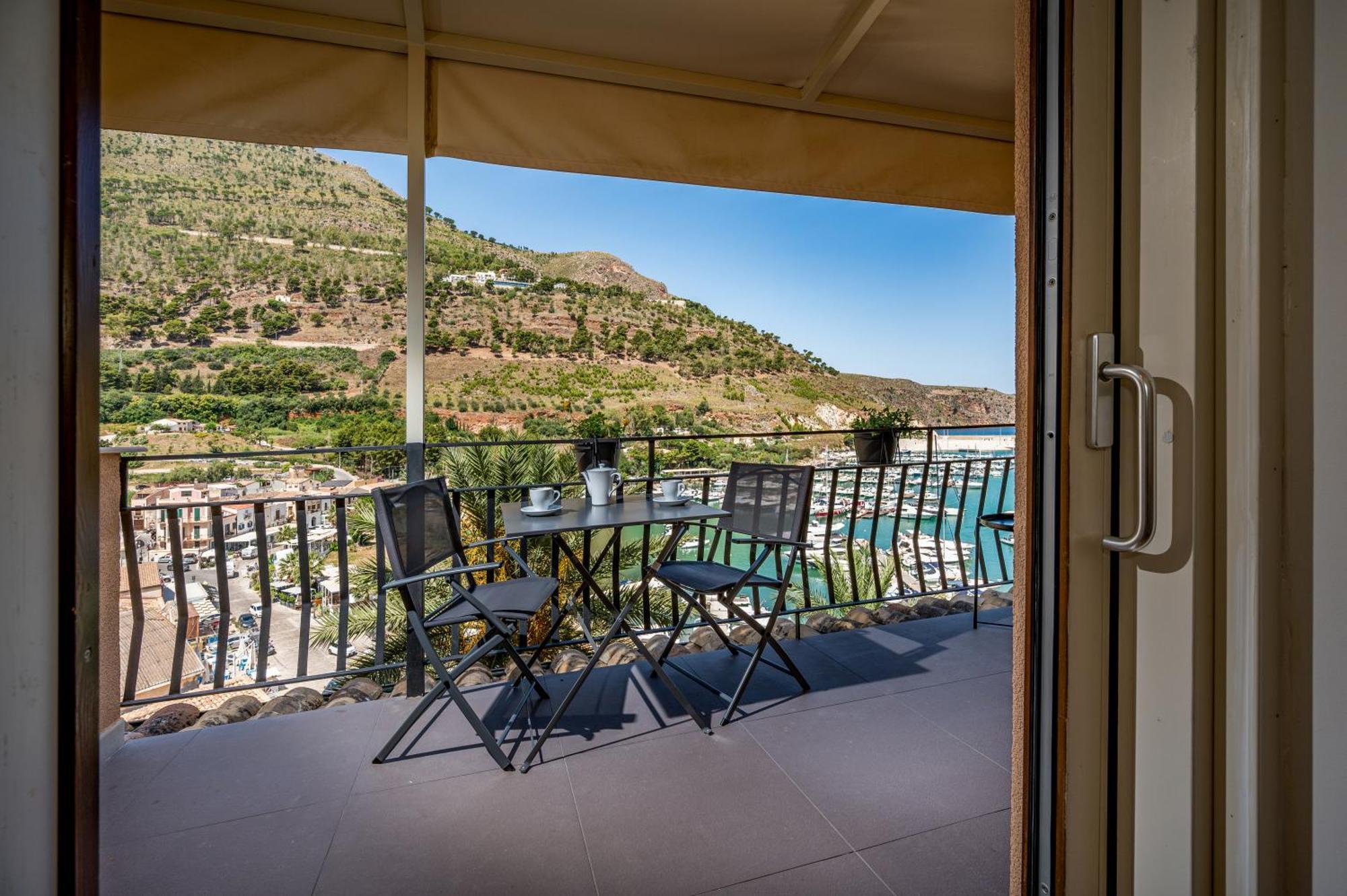 Suite Altamarea "Sea View Studios" Castellammare del Golfo Kültér fotó