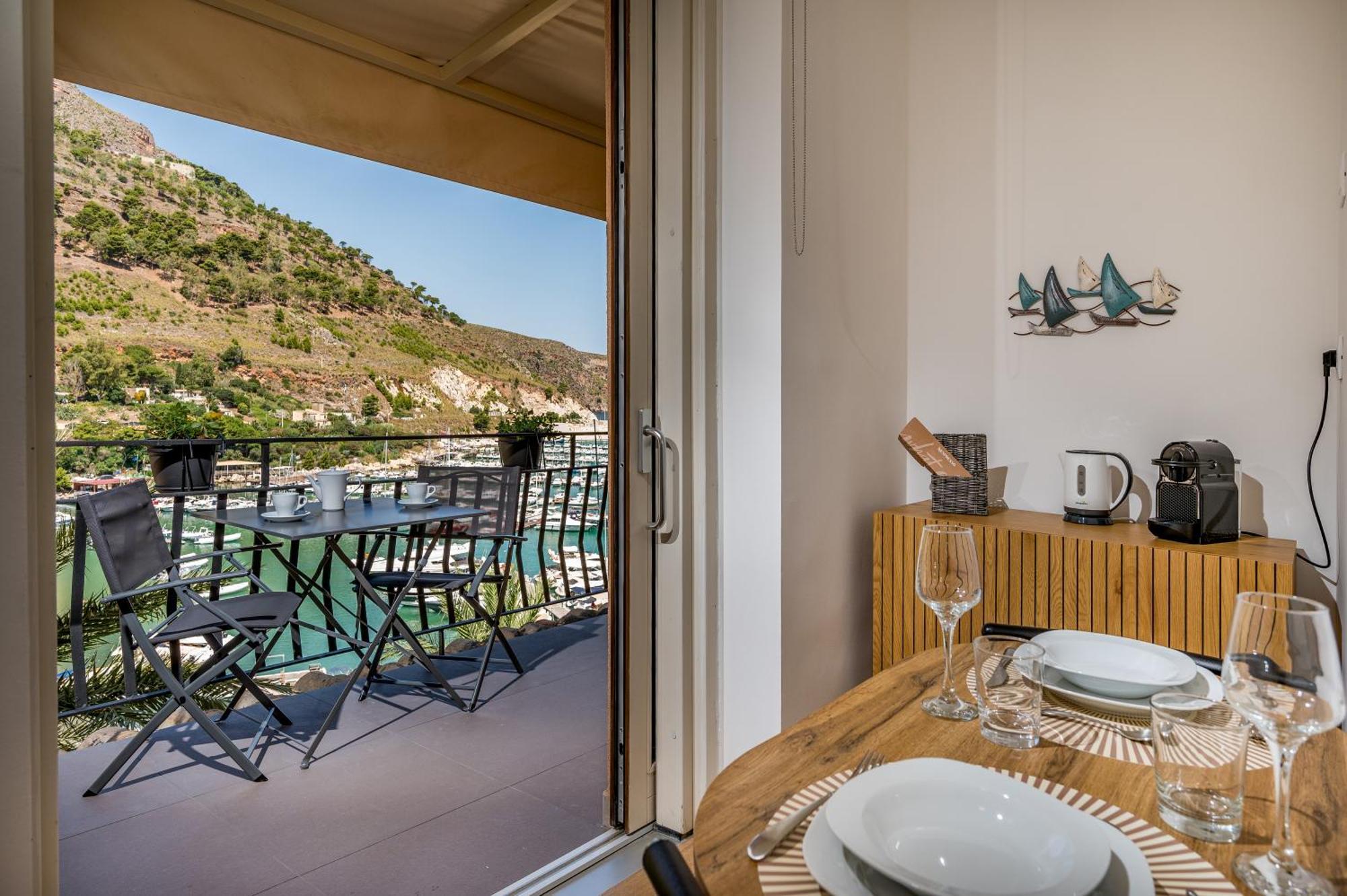 Suite Altamarea "Sea View Studios" Castellammare del Golfo Kültér fotó