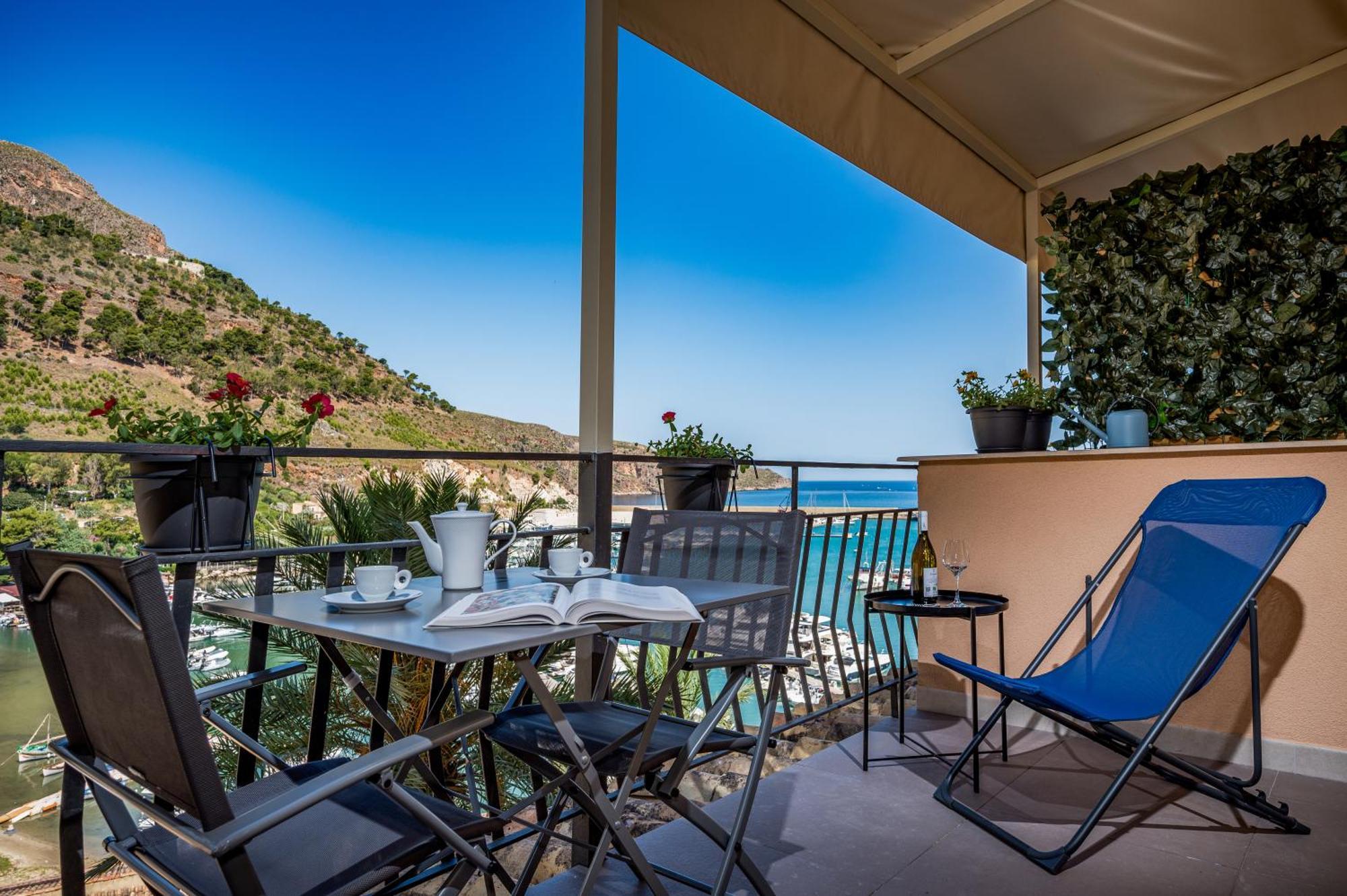 Suite Altamarea "Sea View Studios" Castellammare del Golfo Kültér fotó