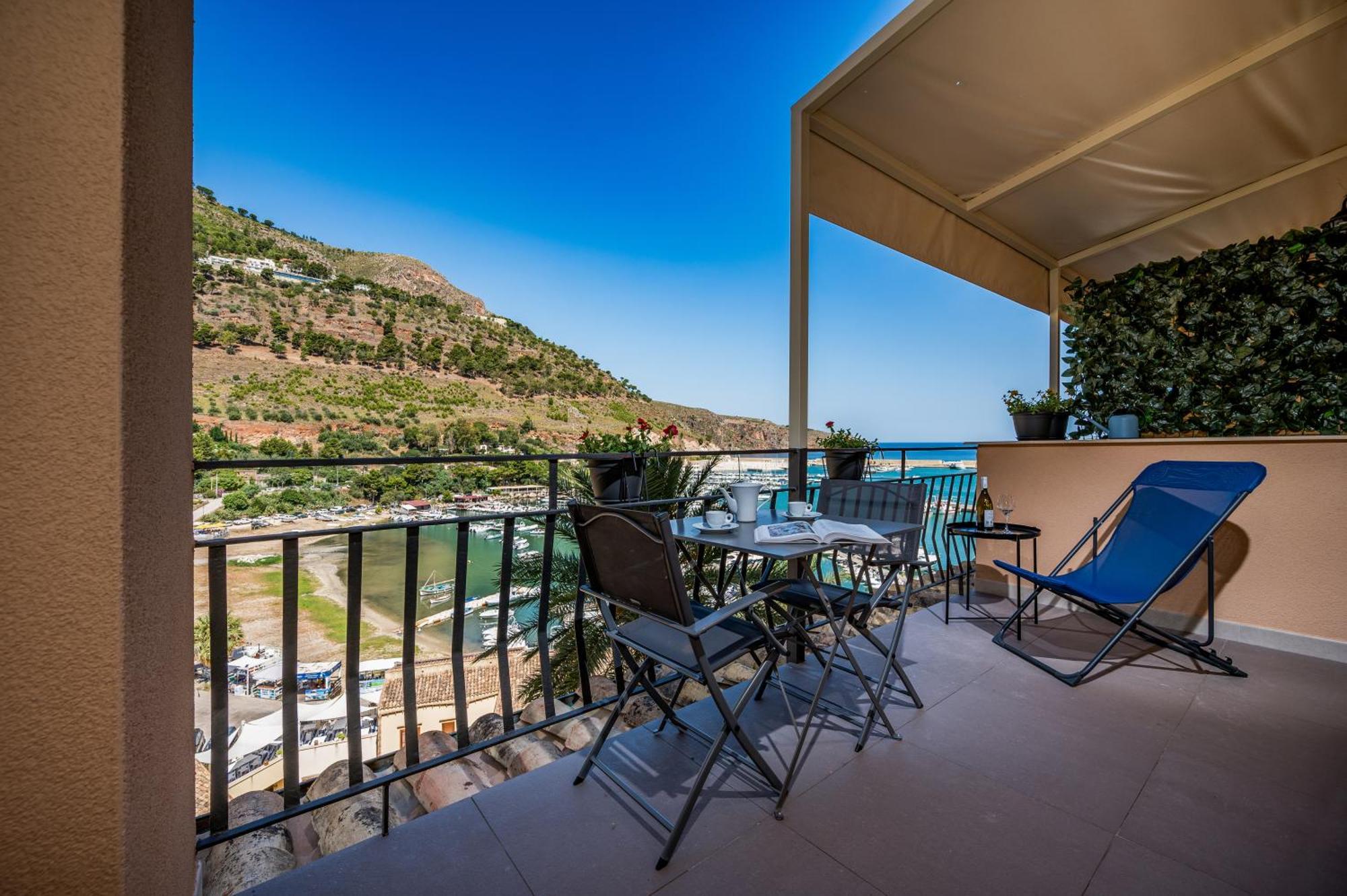 Suite Altamarea "Sea View Studios" Castellammare del Golfo Kültér fotó
